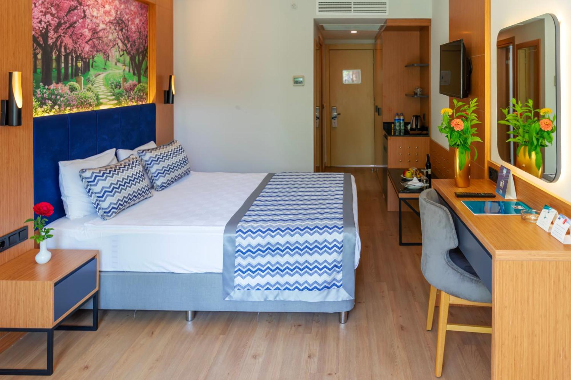 Sealife Buket Resort & Beach Hotel Okurcalar Exterior photo